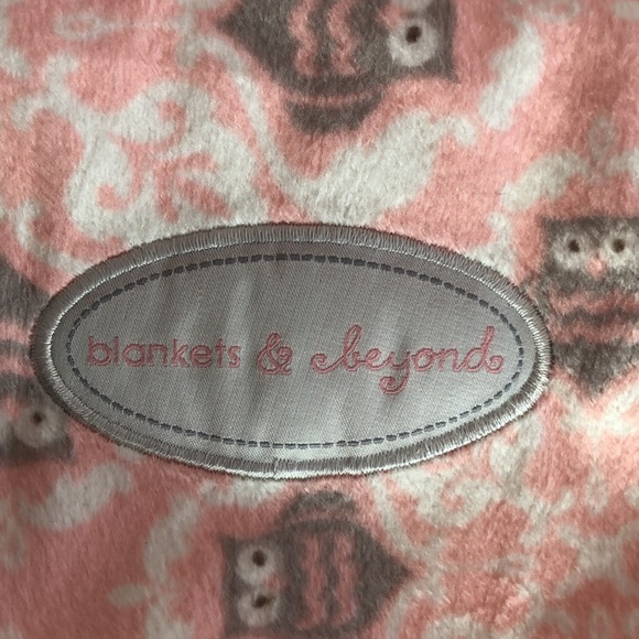 Blankets and Beyond Pink Owl Set of 4 Items - Picture 13 of 16